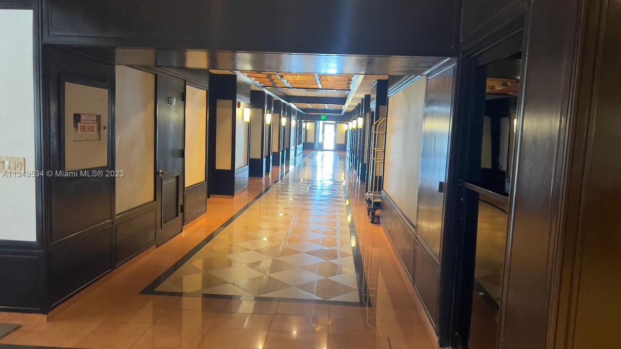 Recently Sold: $466,000 (2 beds, 2 baths, 990 Square Feet)