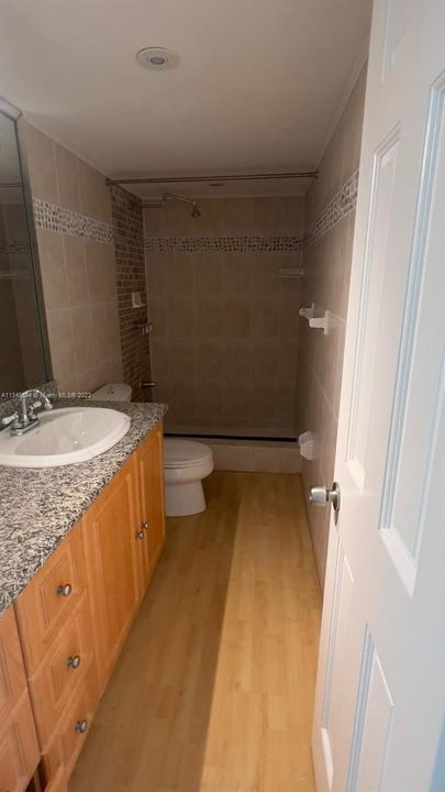 Recently Sold: $466,000 (2 beds, 2 baths, 990 Square Feet)