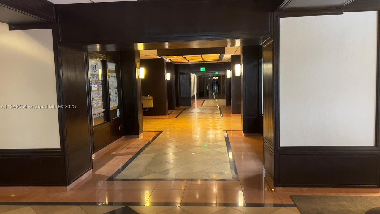 Recently Sold: $466,000 (2 beds, 2 baths, 990 Square Feet)