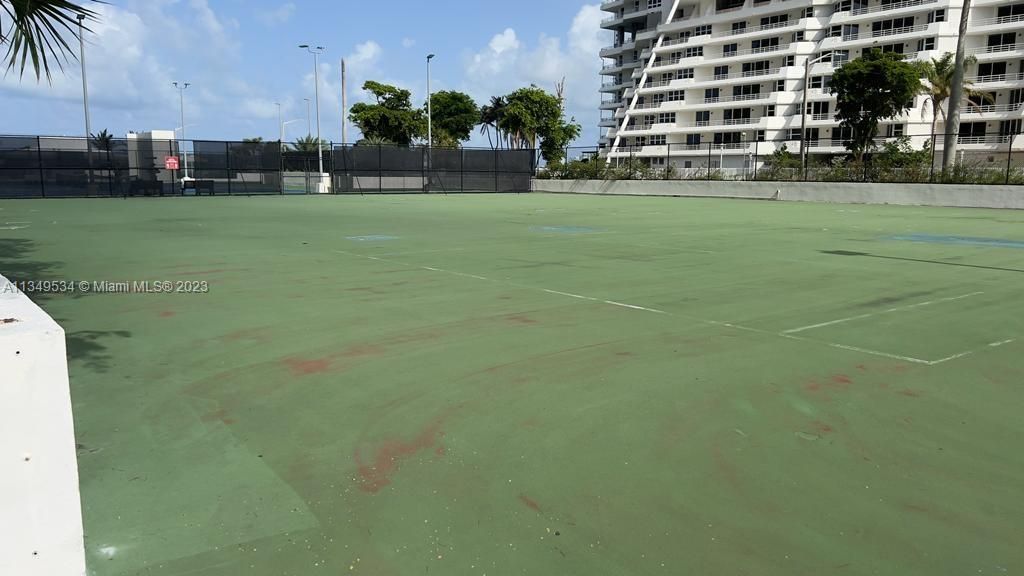 Recently Sold: $466,000 (2 beds, 2 baths, 990 Square Feet)