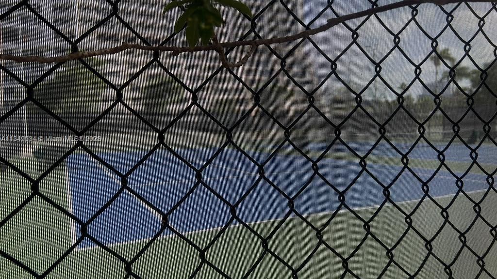 Recently Sold: $466,000 (2 beds, 2 baths, 990 Square Feet)