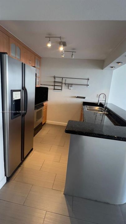 Recently Sold: $466,000 (2 beds, 2 baths, 990 Square Feet)