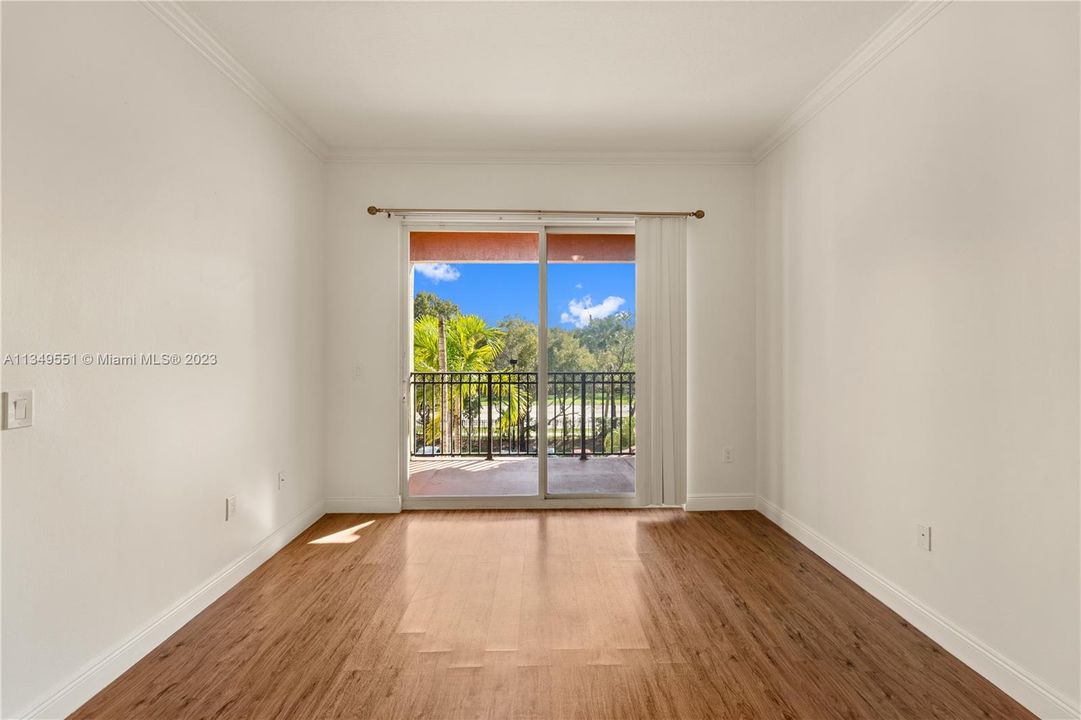 Recently Rented: $2,200 (2 beds, 1 baths, 890 Square Feet)