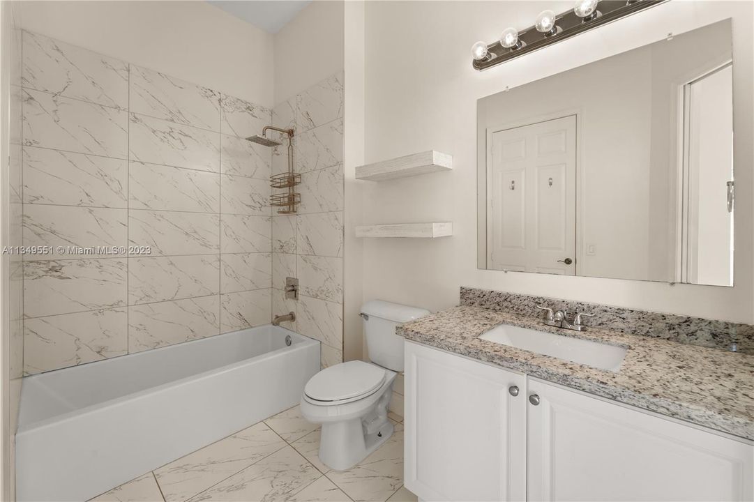 Recently Rented: $2,200 (2 beds, 1 baths, 890 Square Feet)