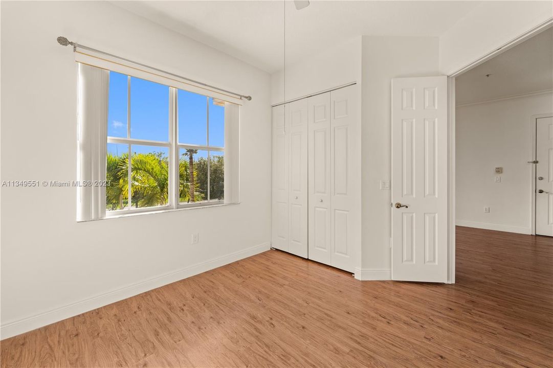 Recently Rented: $2,200 (2 beds, 1 baths, 890 Square Feet)