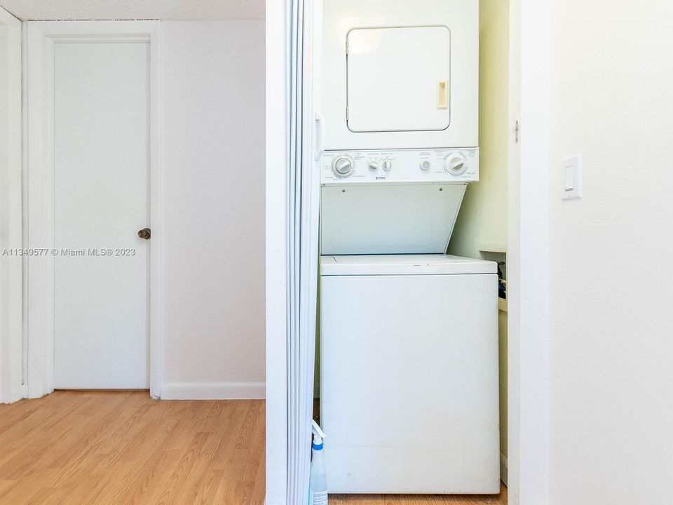 Recently Rented: $2,500 (2 beds, 2 baths, 1200 Square Feet)