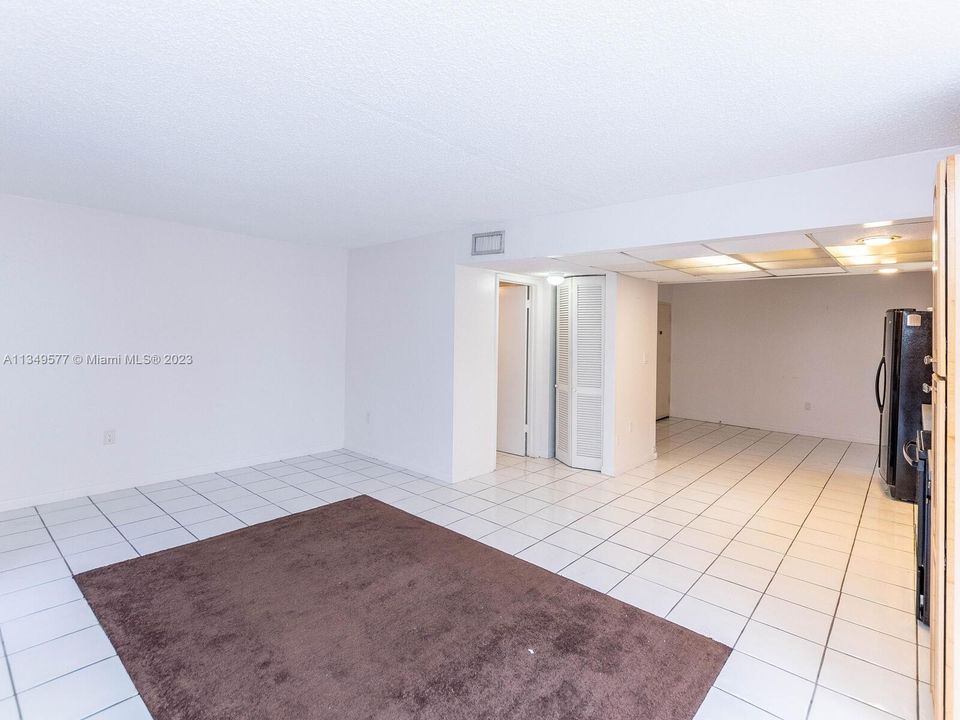 Recently Rented: $2,500 (2 beds, 2 baths, 1200 Square Feet)
