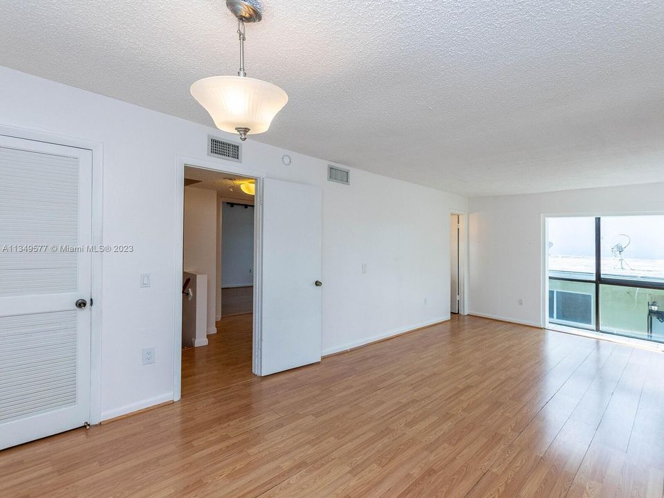 Recently Rented: $2,500 (2 beds, 2 baths, 1200 Square Feet)