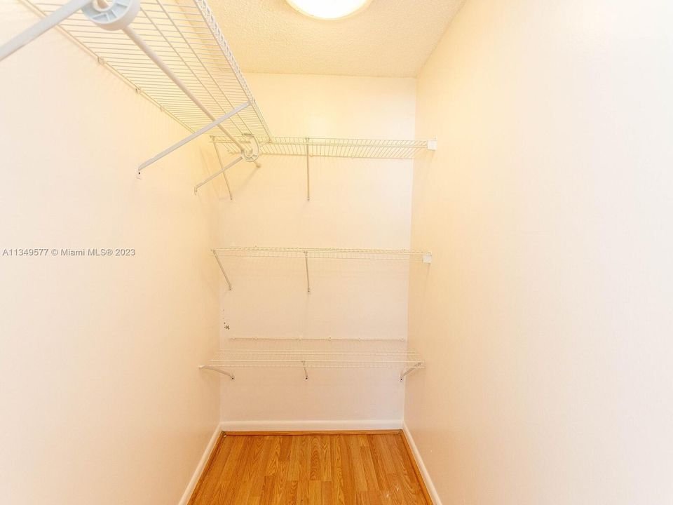 Recently Rented: $2,500 (2 beds, 2 baths, 1200 Square Feet)