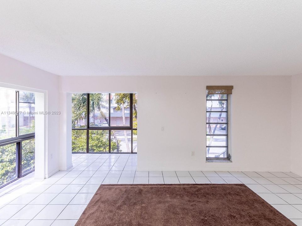 Recently Rented: $2,500 (2 beds, 2 baths, 1200 Square Feet)