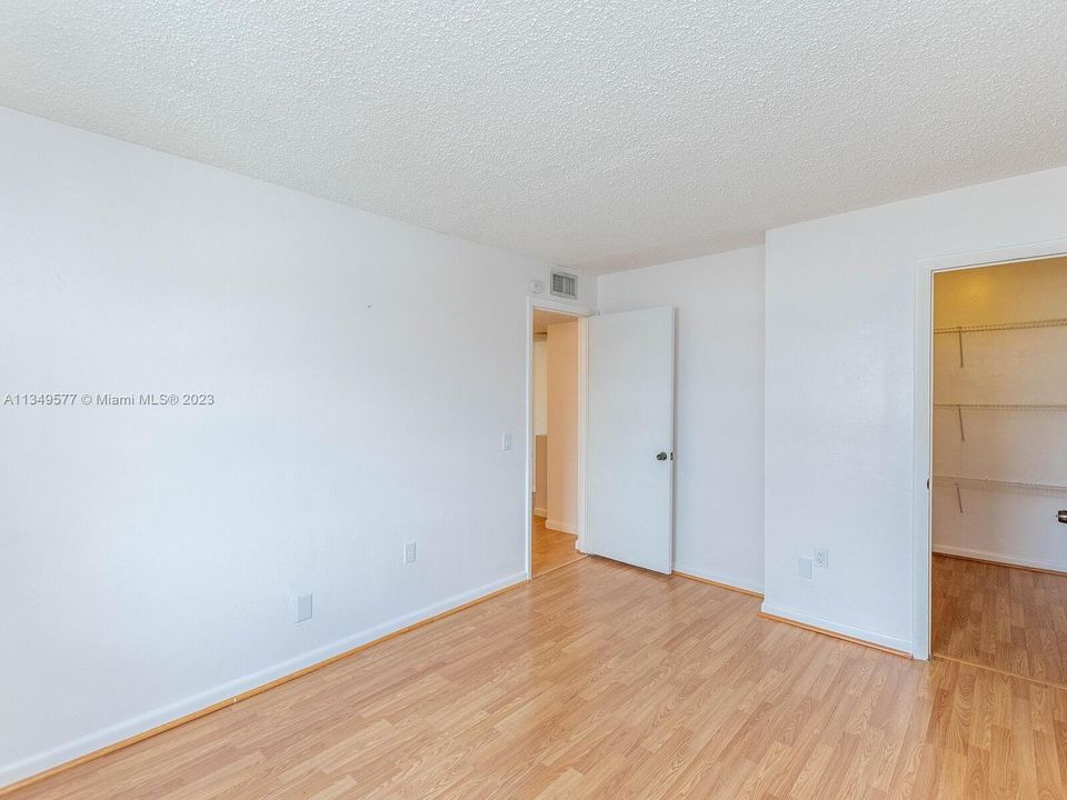 Recently Rented: $2,500 (2 beds, 2 baths, 1200 Square Feet)