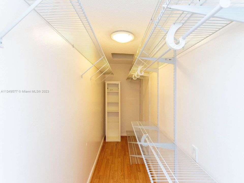 Recently Rented: $2,500 (2 beds, 2 baths, 1200 Square Feet)