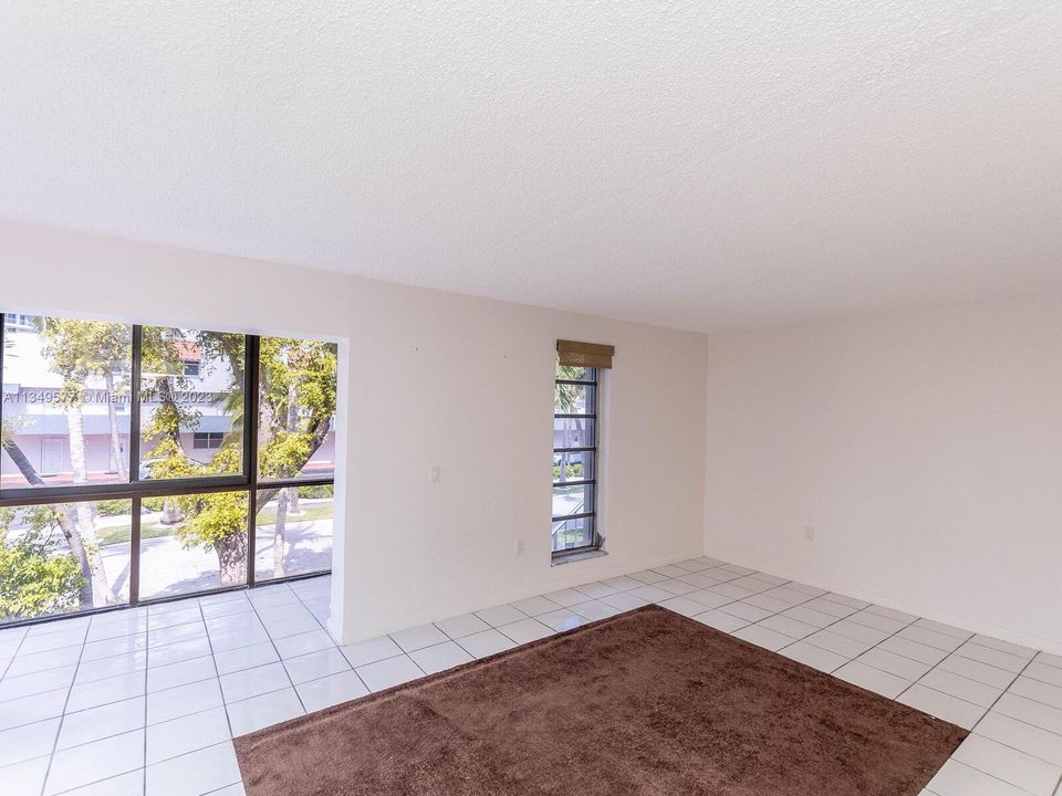 Recently Rented: $2,500 (2 beds, 2 baths, 1200 Square Feet)