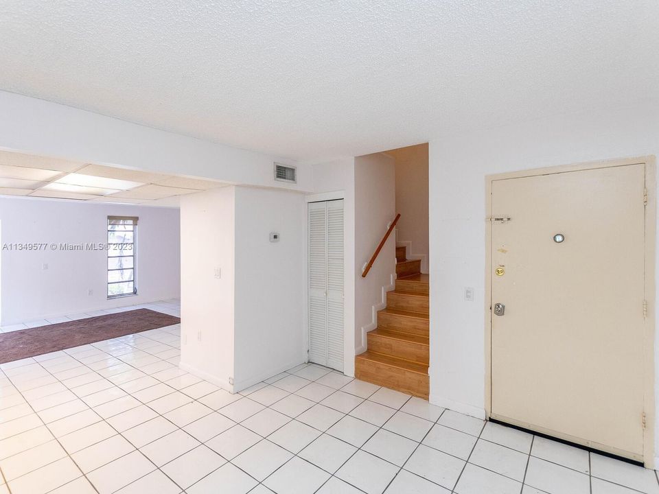 Recently Rented: $2,500 (2 beds, 2 baths, 1200 Square Feet)