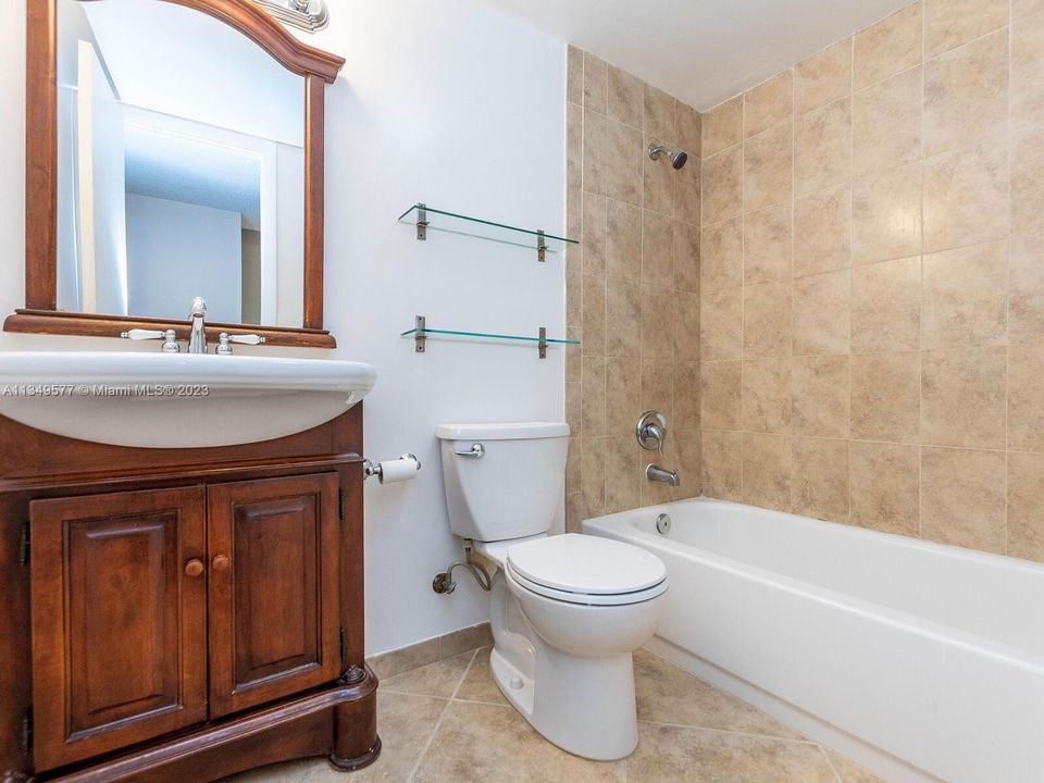 Recently Rented: $2,500 (2 beds, 2 baths, 1200 Square Feet)