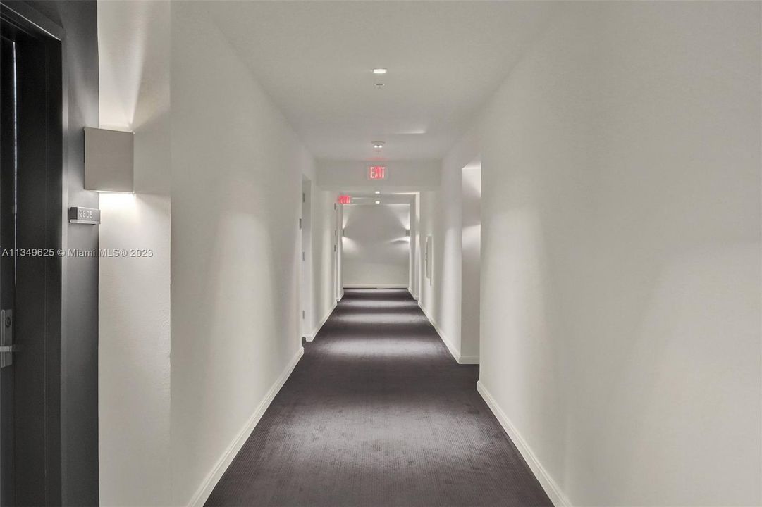 Recently Sold: $430,000 (1 beds, 1 baths, 846 Square Feet)