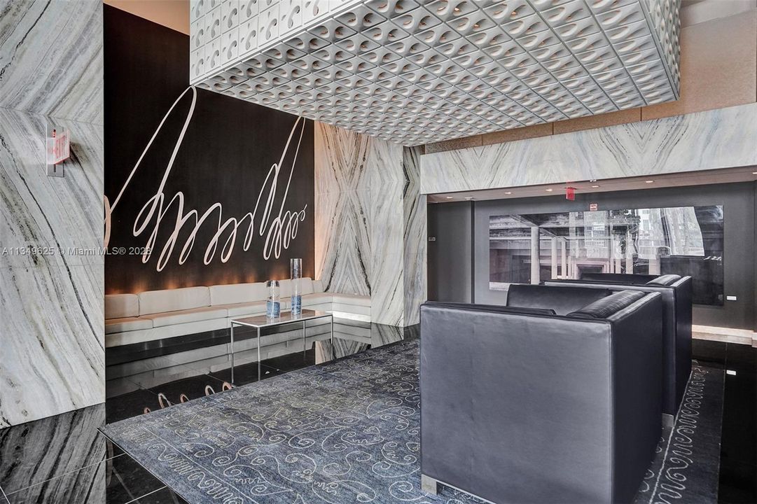 Recently Sold: $430,000 (1 beds, 1 baths, 846 Square Feet)