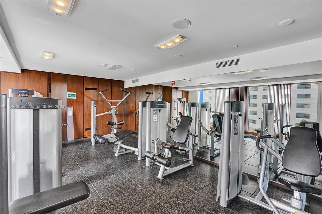 Recently Sold: $430,000 (1 beds, 1 baths, 846 Square Feet)