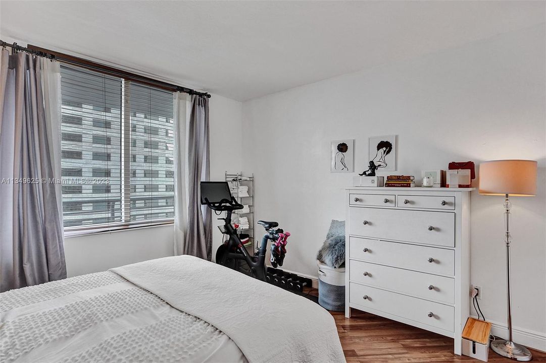 Recently Sold: $430,000 (1 beds, 1 baths, 846 Square Feet)