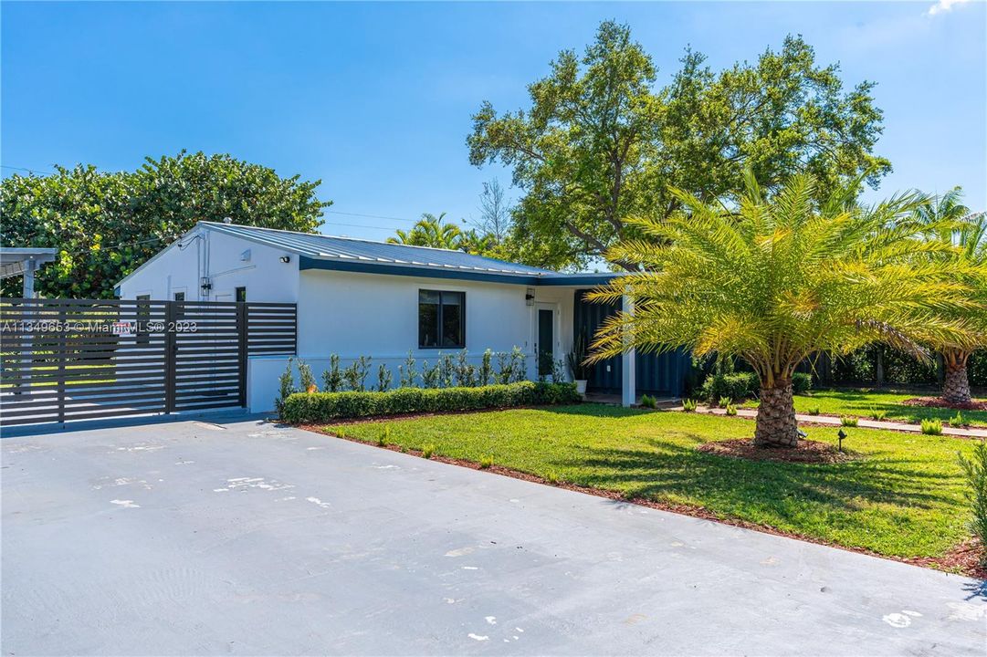 Recently Sold: $990,000 (3 beds, 3 baths, 1945 Square Feet)