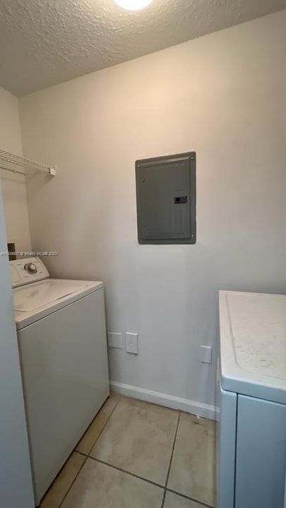 Recently Rented: $2,200 (1 beds, 1 baths, 636 Square Feet)