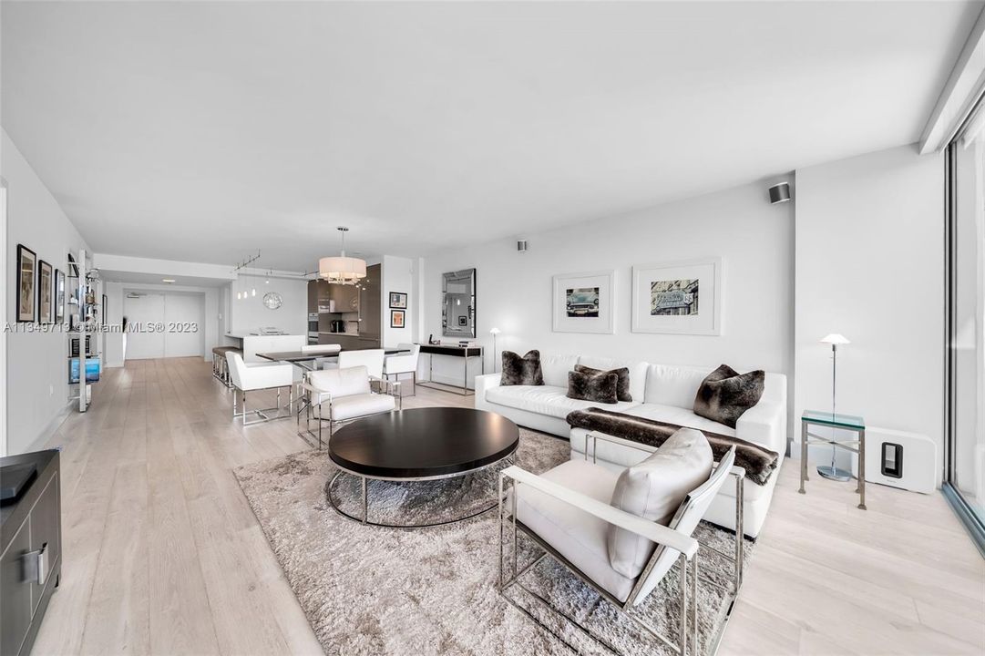 Recently Sold: $2,475,000 (2 beds, 2 baths, 1562 Square Feet)