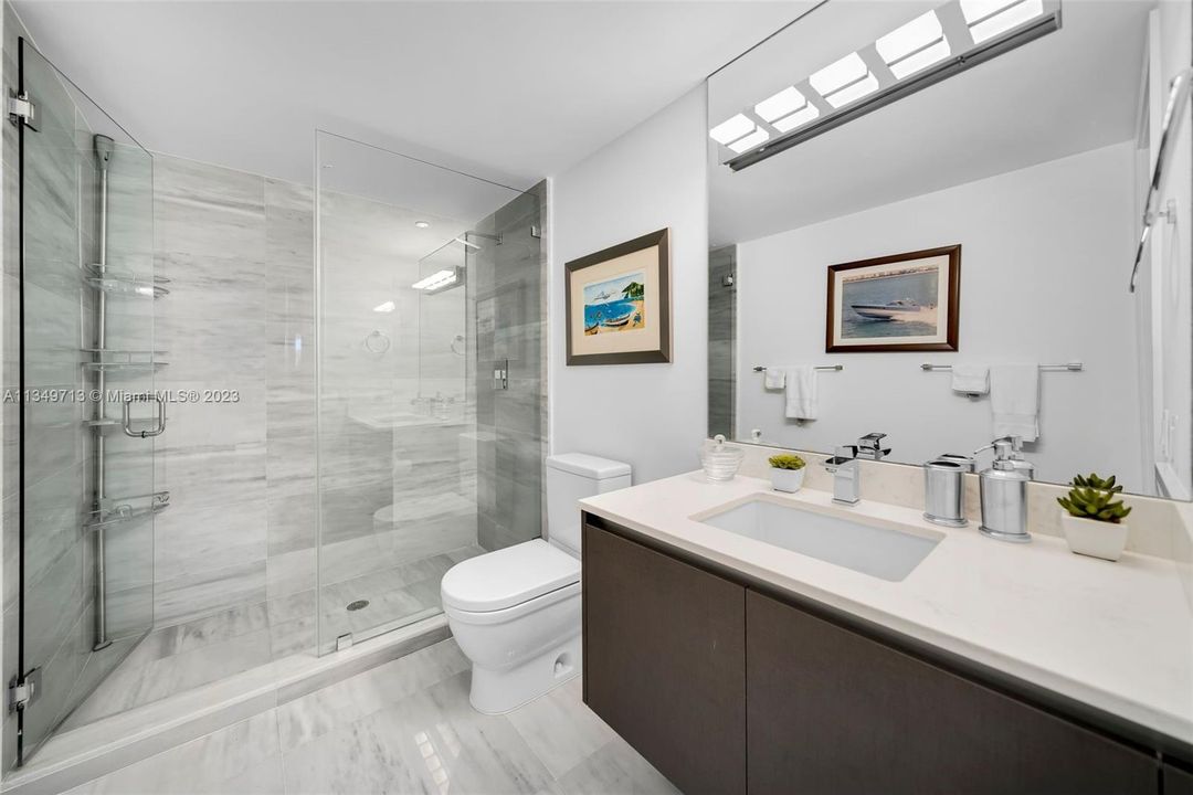 Recently Sold: $2,475,000 (2 beds, 2 baths, 1562 Square Feet)