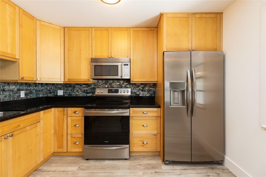 Extra Spacious Kitchen with new Stainless Appliances