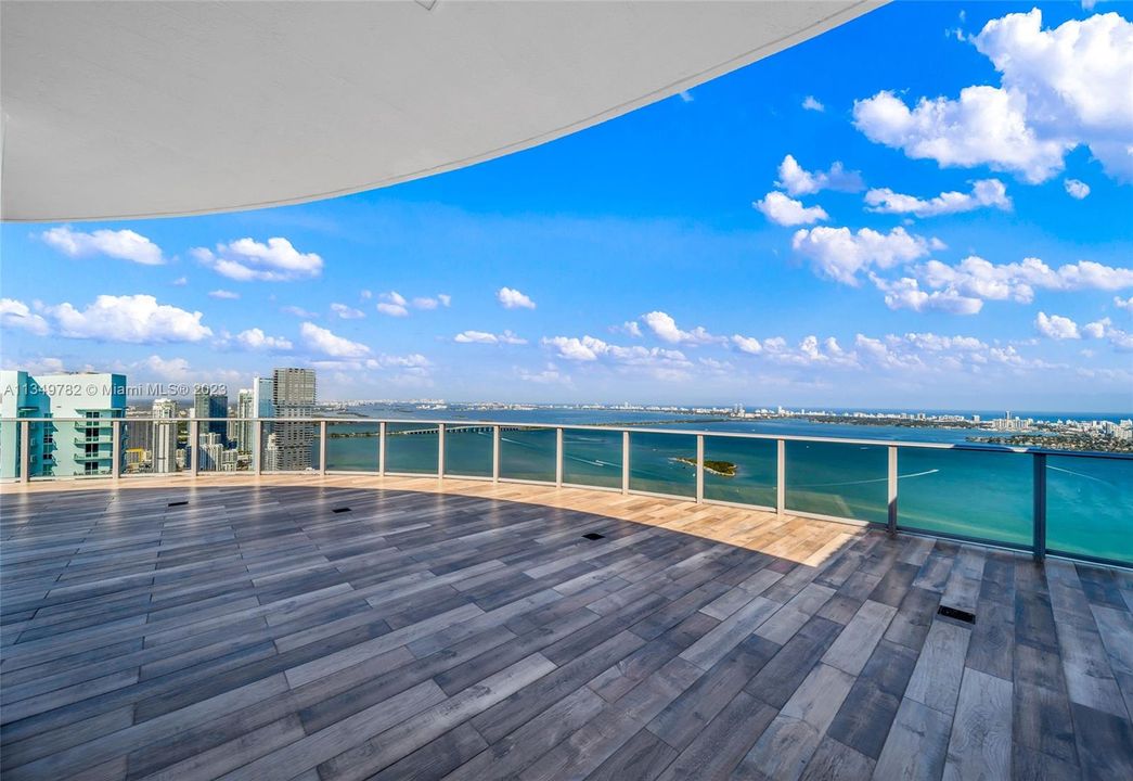 Recently Sold: $7,980,000 (5 beds, 6 baths, 4796 Square Feet)