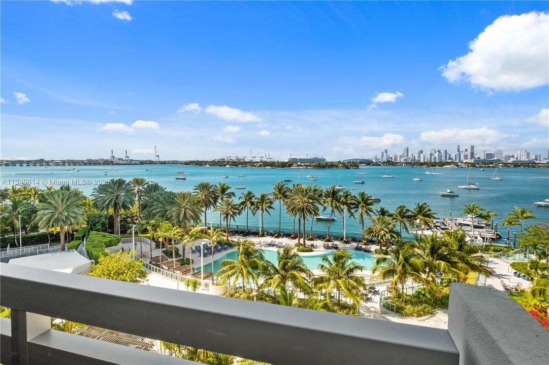 Recently Sold: $549,000 (1 beds, 1 baths, 729 Square Feet)