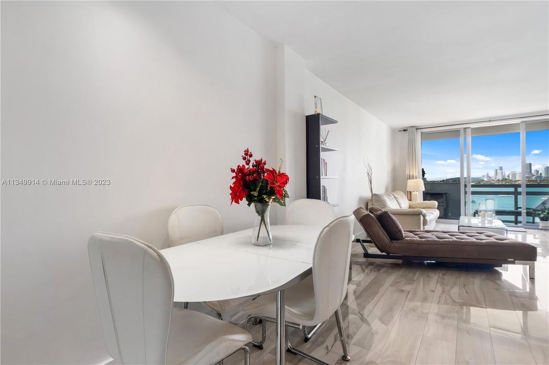 Recently Sold: $549,000 (1 beds, 1 baths, 729 Square Feet)