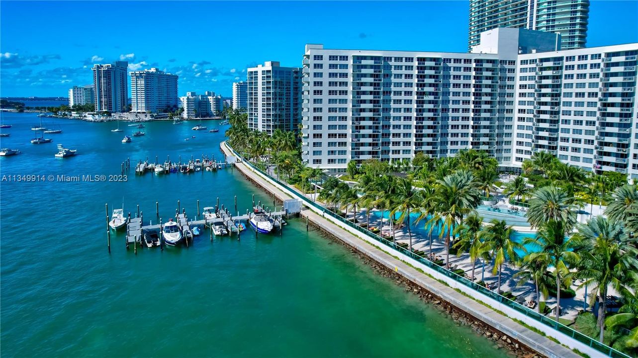 Recently Sold: $549,000 (1 beds, 1 baths, 729 Square Feet)