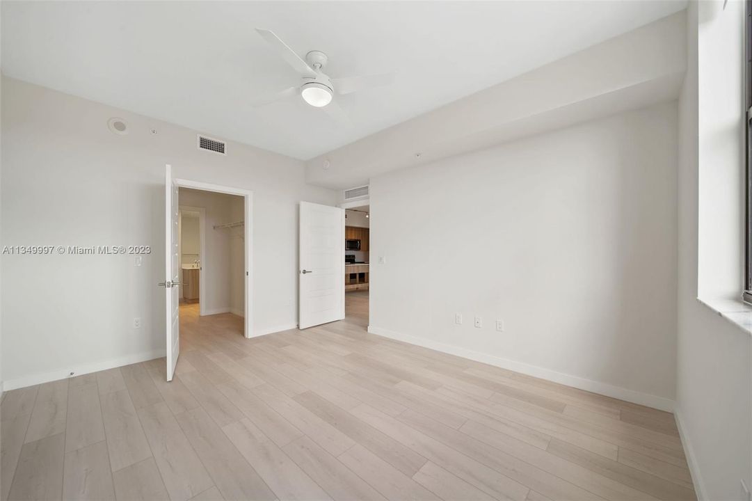 最近租的: $3,001 (2 贝兹, 2 浴室, 1212 平方英尺)