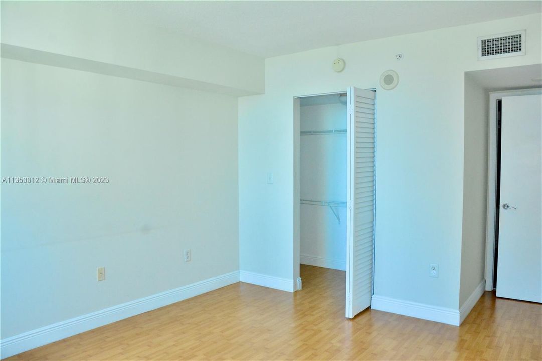 Recientemente alquilado: $3,900 (2 camas, 2 baños, 1051 Pies cuadrados)