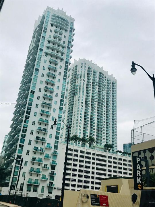 Recientemente alquilado: $3,900 (2 camas, 2 baños, 1051 Pies cuadrados)