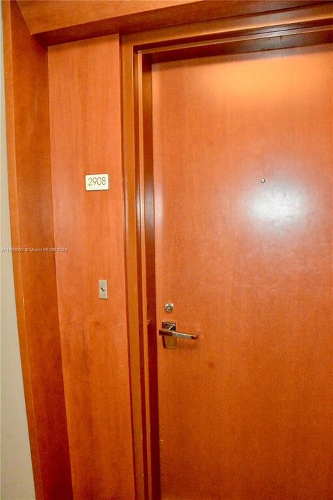 Recientemente alquilado: $3,900 (2 camas, 2 baños, 1051 Pies cuadrados)