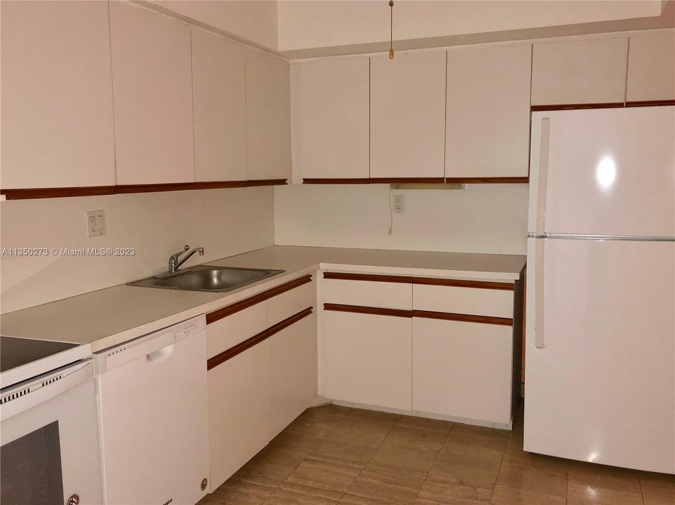 Recently Rented: $3,200 (2 beds, 2 baths, 1150 Square Feet)