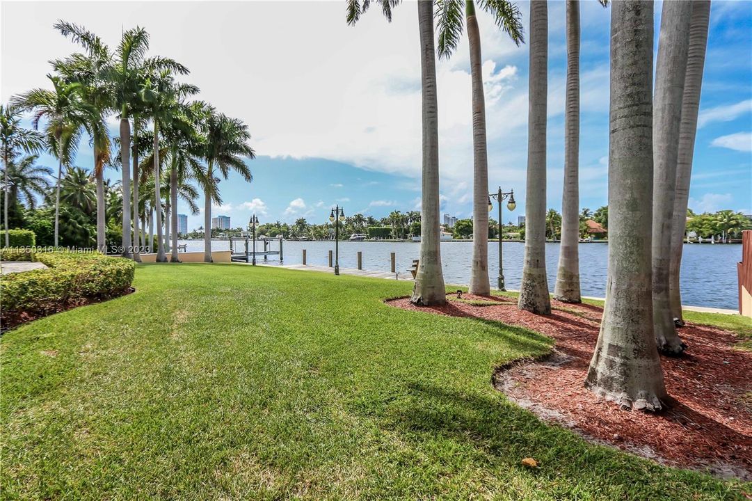 Recently Sold: $4,800,000 (5 beds, 3 baths, 4616 Square Feet)