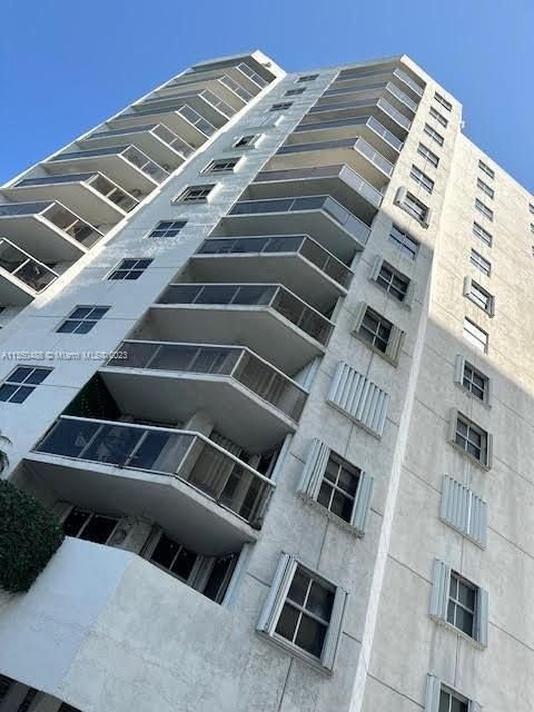 Vendido Recientemente: $499,000 (2 camas, 2 baños, 959 Pies cuadrados)