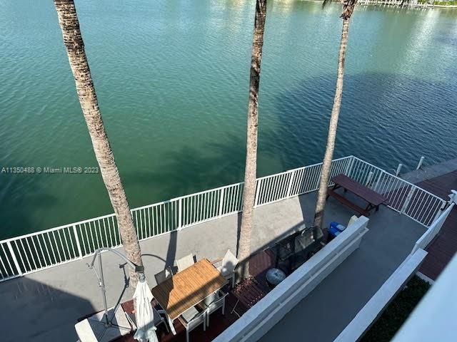 Vendido Recientemente: $499,000 (2 camas, 2 baños, 959 Pies cuadrados)