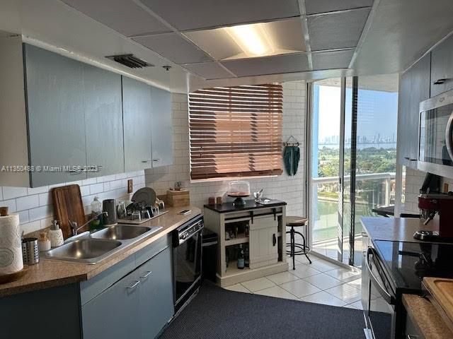 Vendido Recientemente: $499,000 (2 camas, 2 baños, 959 Pies cuadrados)