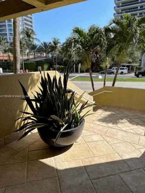 Vendido Recientemente: $499,000 (2 camas, 2 baños, 959 Pies cuadrados)