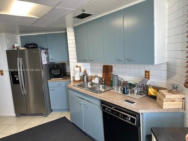 Vendido Recientemente: $499,000 (2 camas, 2 baños, 959 Pies cuadrados)