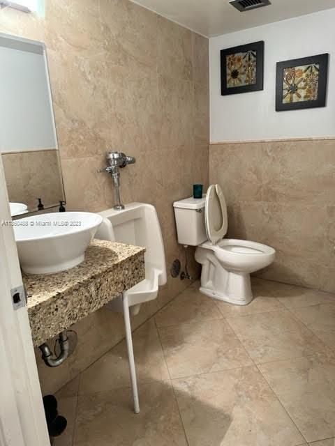 Vendido Recientemente: $499,000 (2 camas, 2 baños, 959 Pies cuadrados)