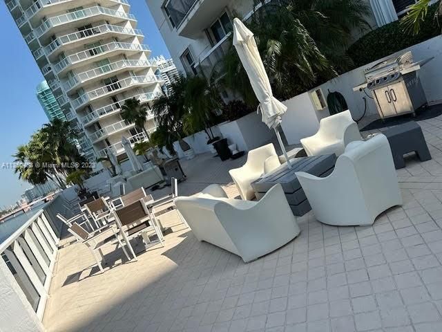 Vendido Recientemente: $499,000 (2 camas, 2 baños, 959 Pies cuadrados)