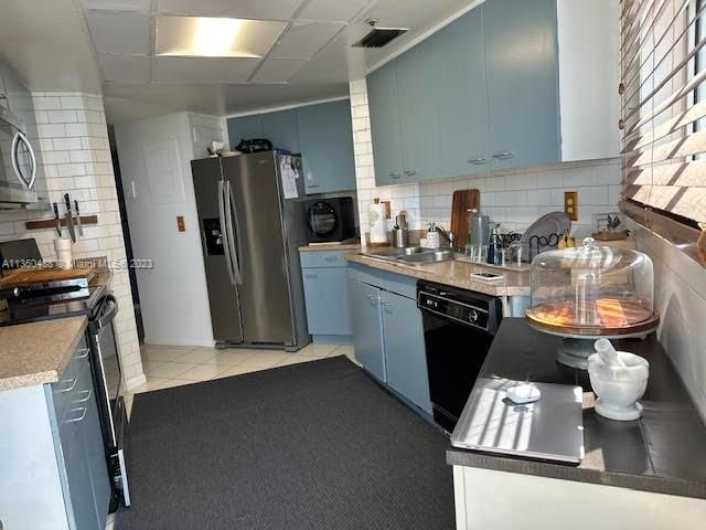 Vendido Recientemente: $499,000 (2 camas, 2 baños, 959 Pies cuadrados)