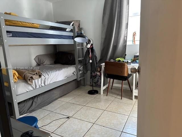 Vendido Recientemente: $499,000 (2 camas, 2 baños, 959 Pies cuadrados)