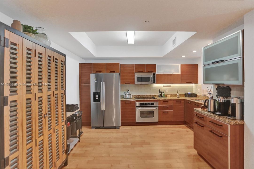 Recently Sold: $750,000 (2 beds, 2 baths, 1824 Square Feet)