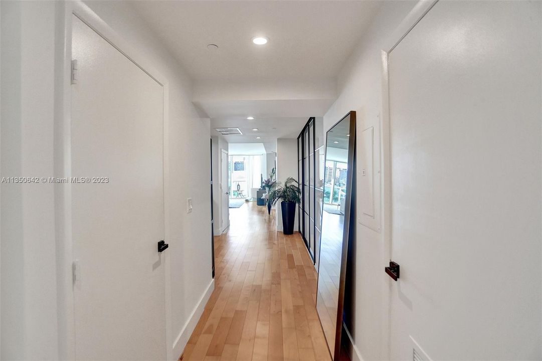 Recently Sold: $750,000 (2 beds, 2 baths, 1824 Square Feet)