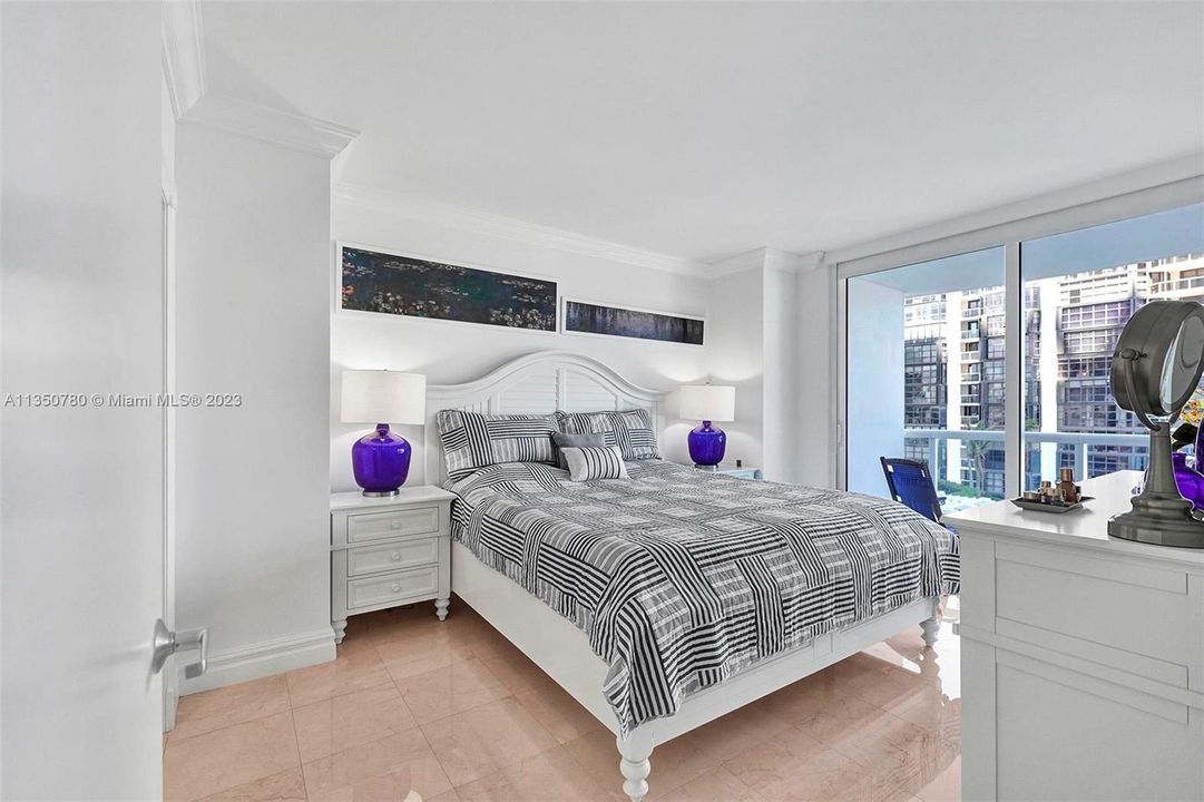 Recently Sold: $749,000 (1 beds, 1 baths, 808 Square Feet)